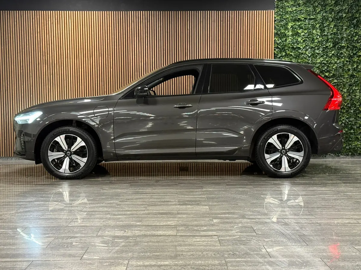 T6 AWD Recharge Plus Dark | Harman Kardon | Schuifdak | 360° Camera | Adaptieve Cruise Control | Stoelverwarming voor+achter | Stuurwielverwarming | Full LED Meesturende koplampen | Pilot A