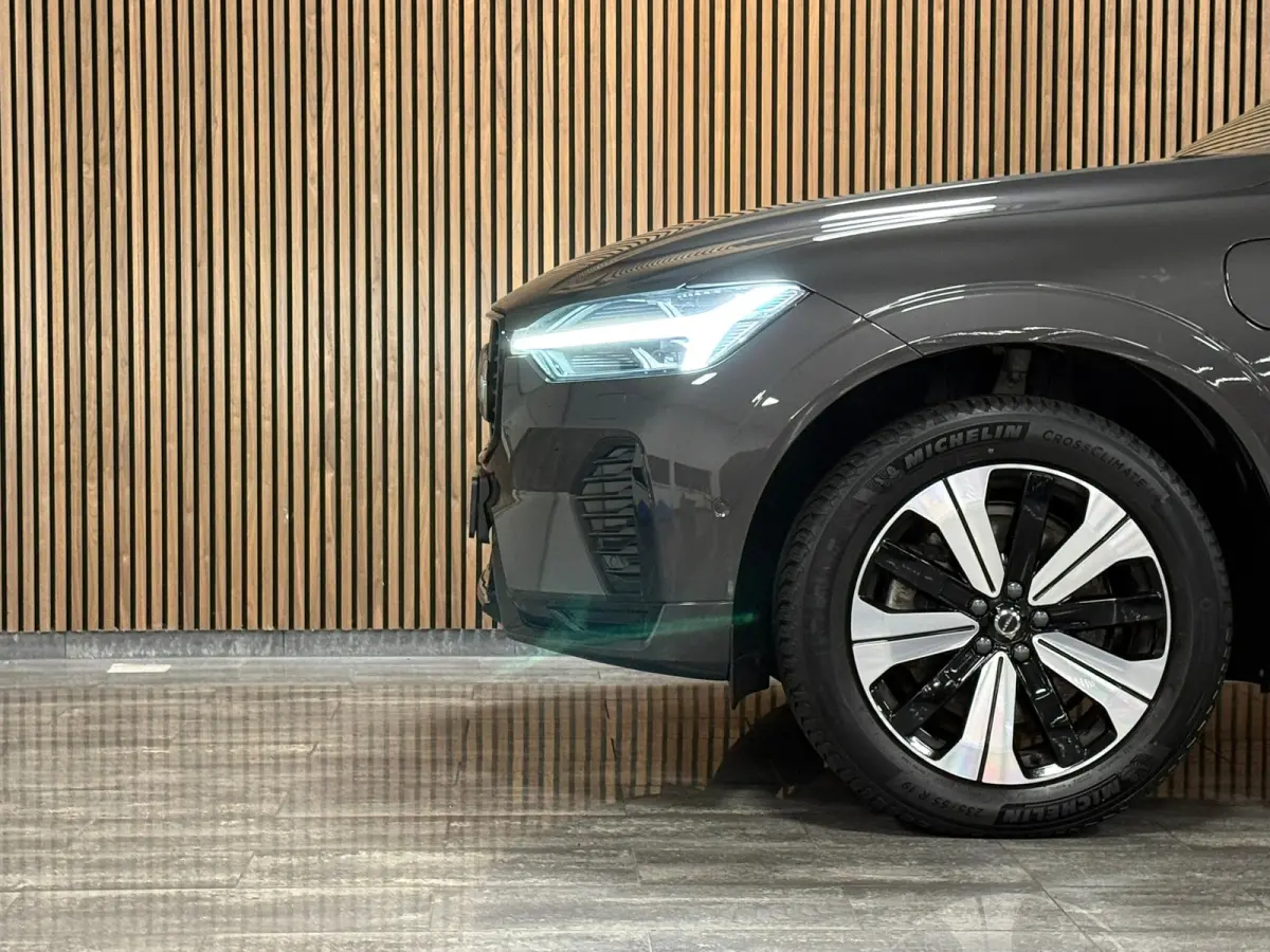 T6 AWD Recharge Plus Dark | Harman Kardon | Schuifdak | 360° Camera | Adaptieve Cruise Control | Stoelverwarming voor+achter | Stuurwielverwarming | Full LED Meesturende koplampen | Pilot A