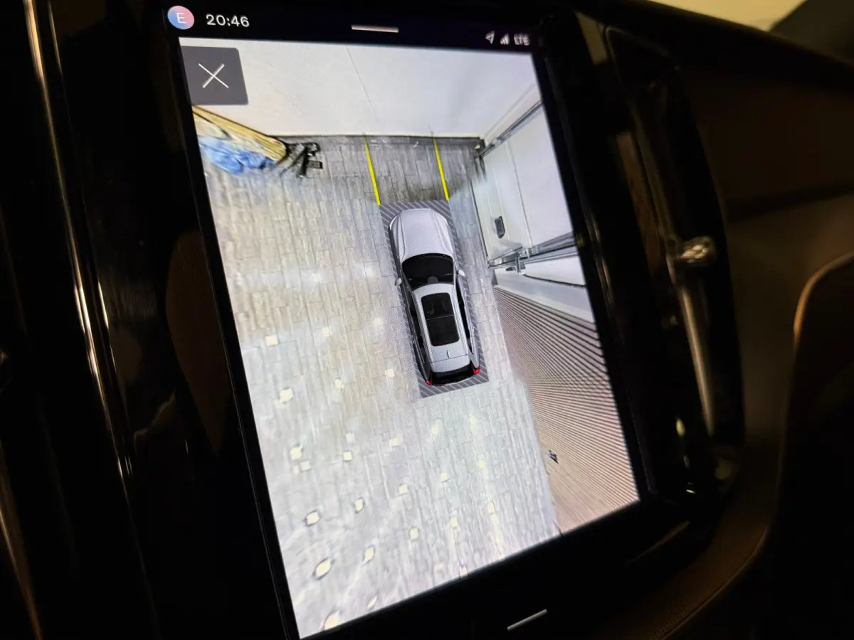 T6 AWD Recharge Plus Dark | 360° Camera | Harman Kardon | Adaptieve Cruise Control | Stoelverwarming voor+achter | Stuurwielverwarming | Parkeercamera | Full LED Meesturende koplampen | Pil