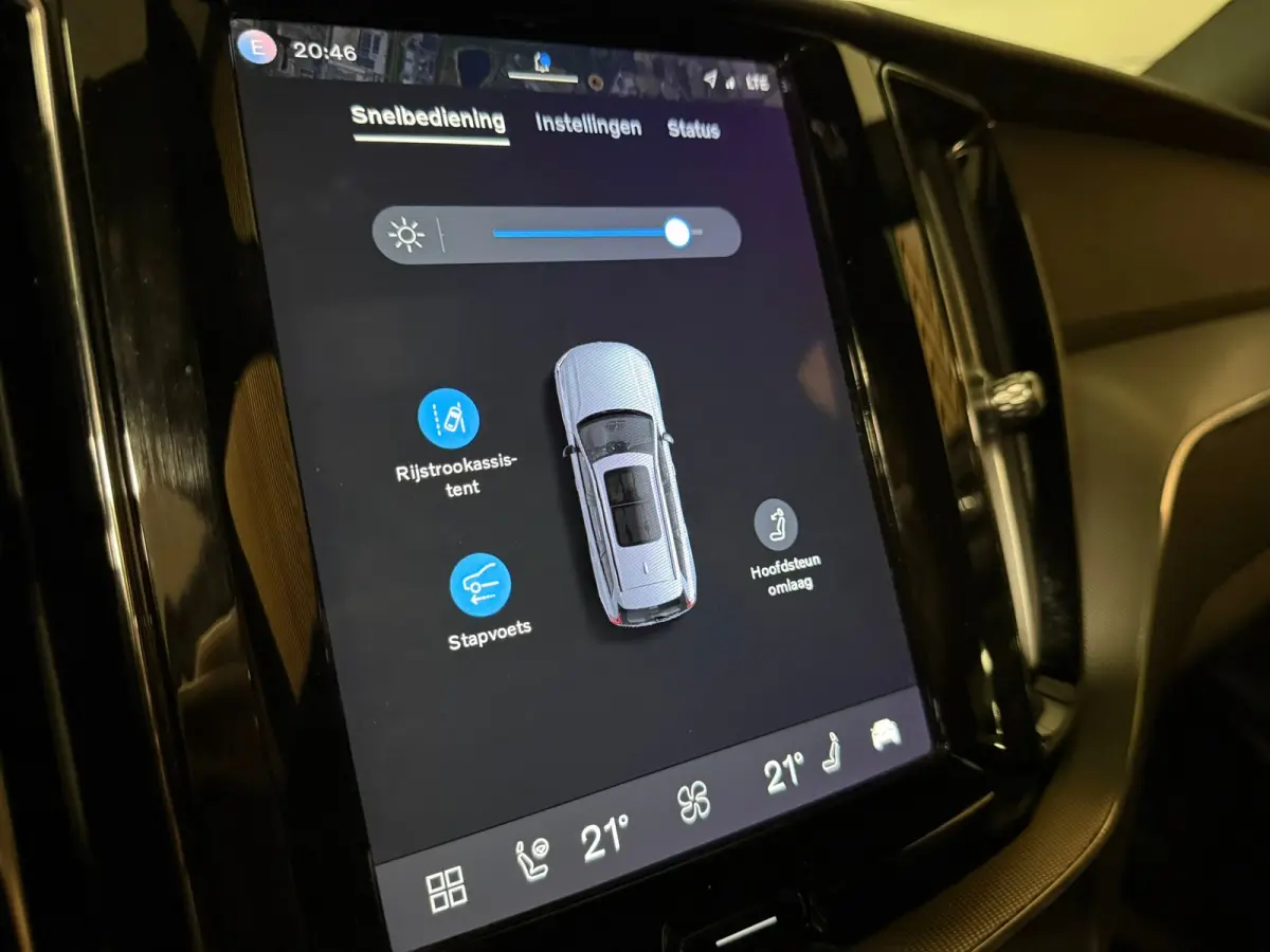 T6 AWD Recharge Plus Dark | 360° Camera | Harman Kardon | Adaptieve Cruise Control | Stoelverwarming voor+achter | Stuurwielverwarming | Parkeercamera | Full LED Meesturende koplampen | Pil
