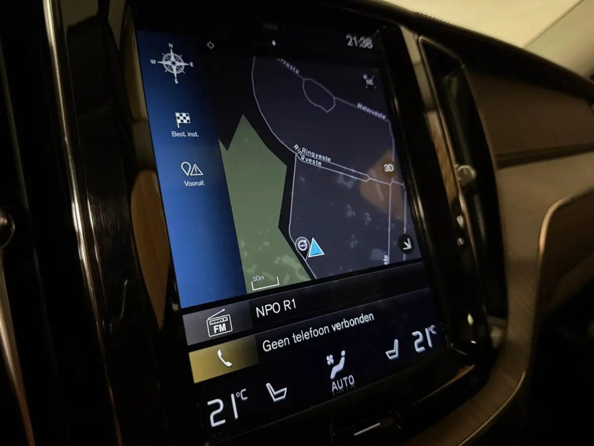 T8 AWD Recharge Inscription | Luchtvering | Trekhaak | Crystal White | Harman Kardon | Adaptieve Cruise Control | Standkachel met Volvo On Call App | Parkeercamera | Pilot Assist | BLIS Dode