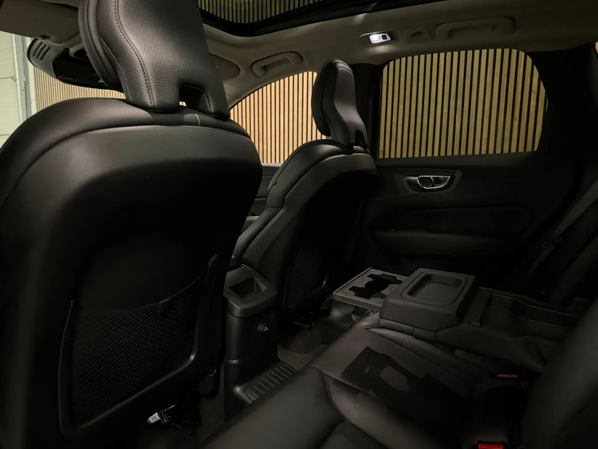 T8 AWD Recharge Inscription | Luchtvering | Trekhaak | Crystal White | Harman Kardon | Adaptieve Cruise Control | Standkachel met Volvo On Call App | Parkeercamera | Pilot Assist | BLIS Dode