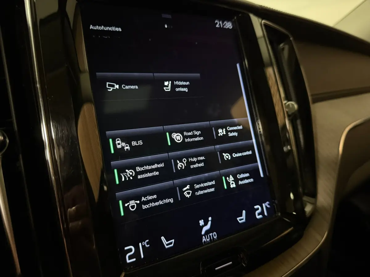 T8 AWD Recharge Inscription | Luchtvering | Trekhaak | Crystal White | Harman Kardon | Adaptieve Cruise Control | Standkachel met Volvo On Call App | Parkeercamera | Pilot Assist | BLIS Dode
