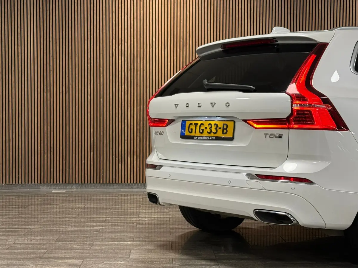 T8 AWD Recharge Inscription | Luchtvering | Trekhaak | Crystal White | Harman Kardon | Adaptieve Cruise Control | Standkachel met Volvo On Call App | Parkeercamera | Pilot Assist | BLIS Dode