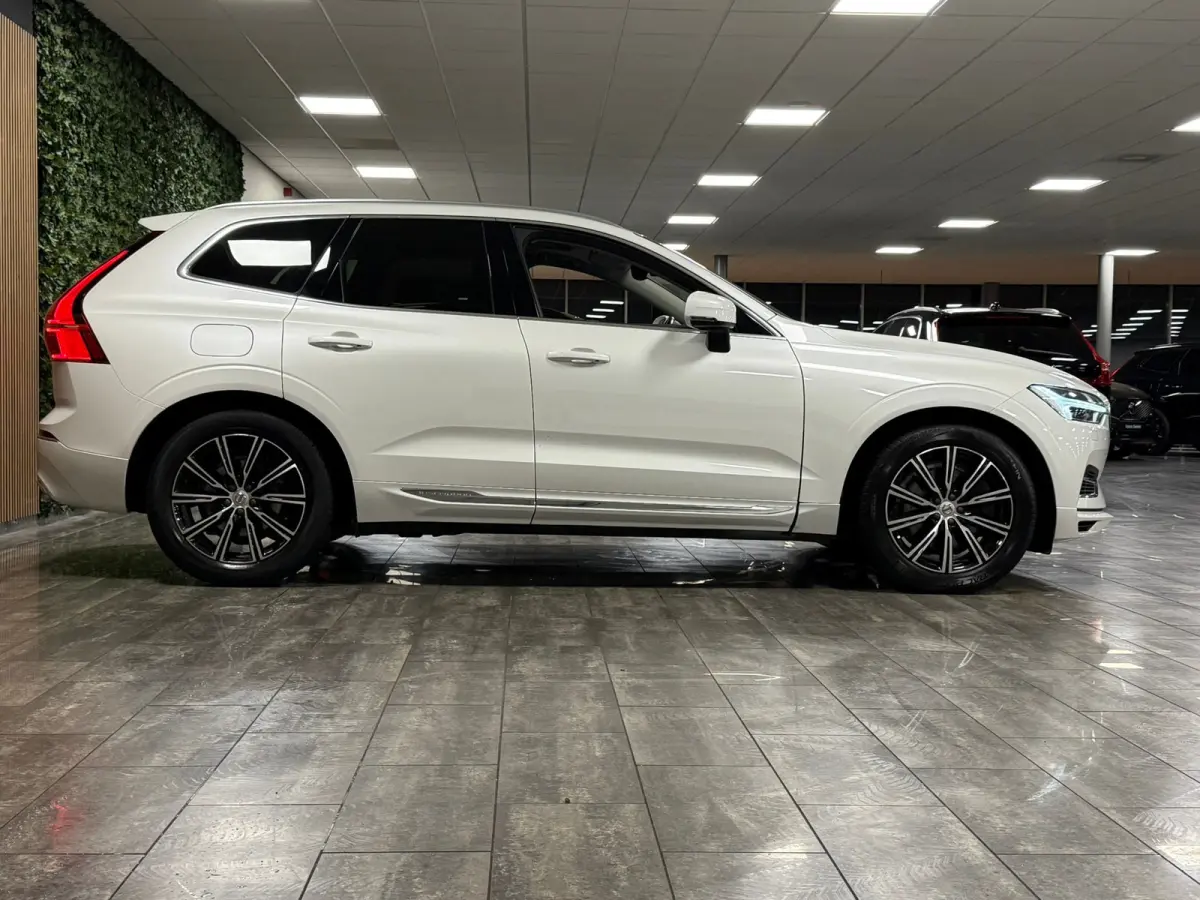 T8 AWD Recharge Inscription | Luchtvering | Trekhaak | Crystal White | Harman Kardon | Adaptieve Cruise Control | Standkachel met Volvo On Call App | Parkeercamera | Pilot Assist | BLIS Dode