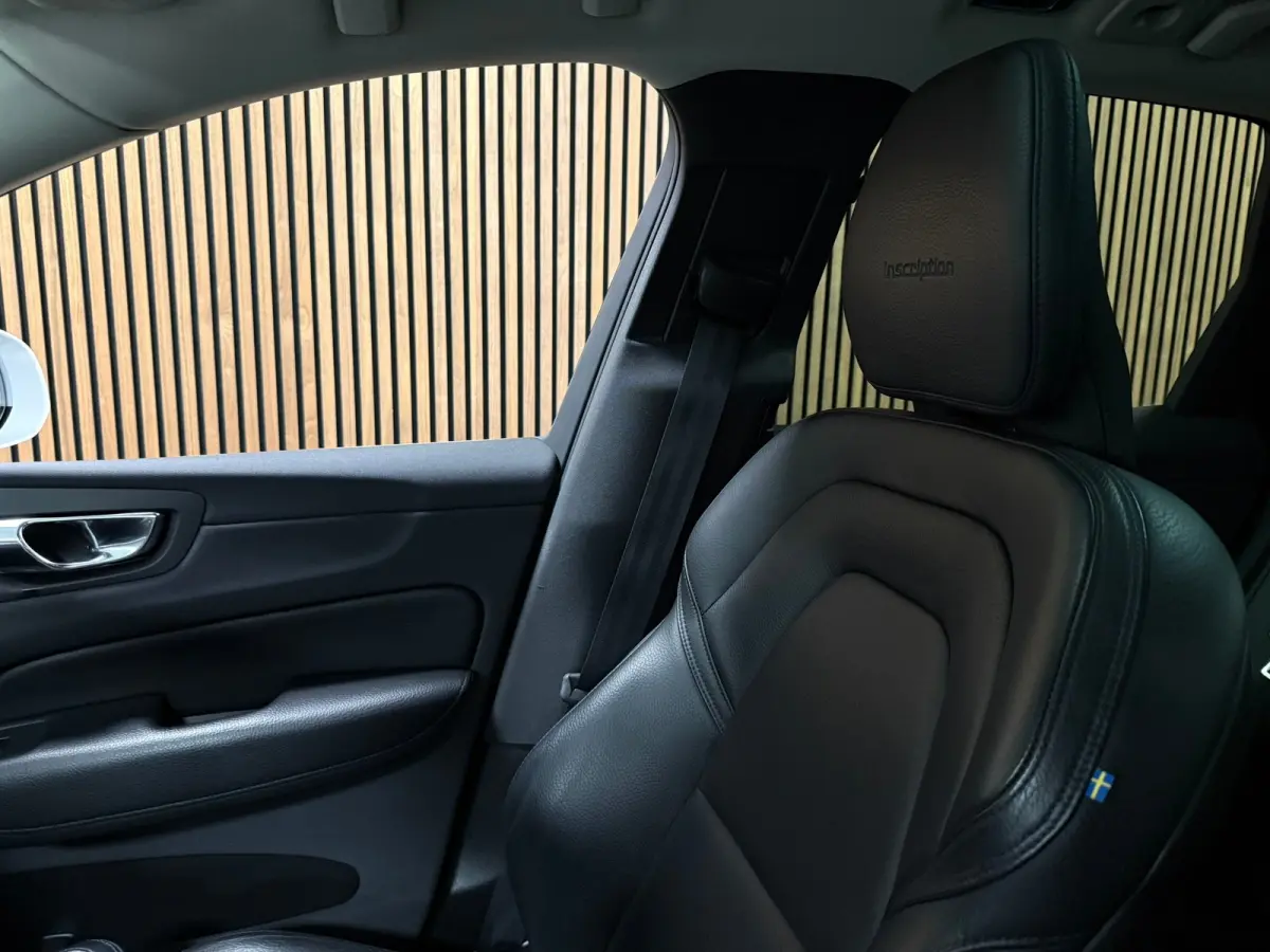 T8 AWD Recharge Inscription | Luchtvering | Trekhaak | Crystal White | Harman Kardon | Adaptieve Cruise Control | Standkachel met Volvo On Call App | Parkeercamera | Pilot Assist | BLIS Dode