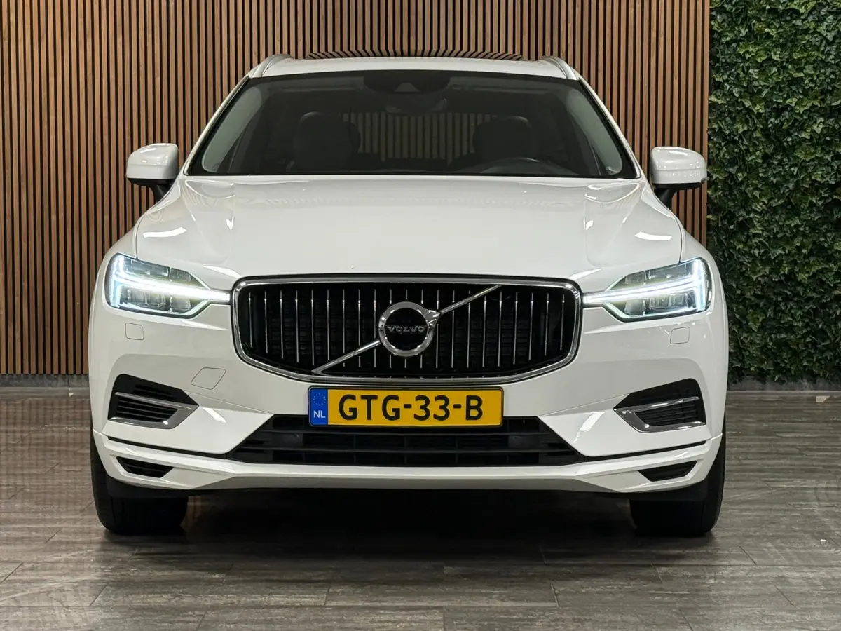 T8 AWD Recharge Inscription | Luchtvering | Trekhaak | Crystal White | Harman Kardon | Adaptieve Cruise Control | Standkachel met Volvo On Call App | Parkeercamera | Pilot Assist | BLIS Dode