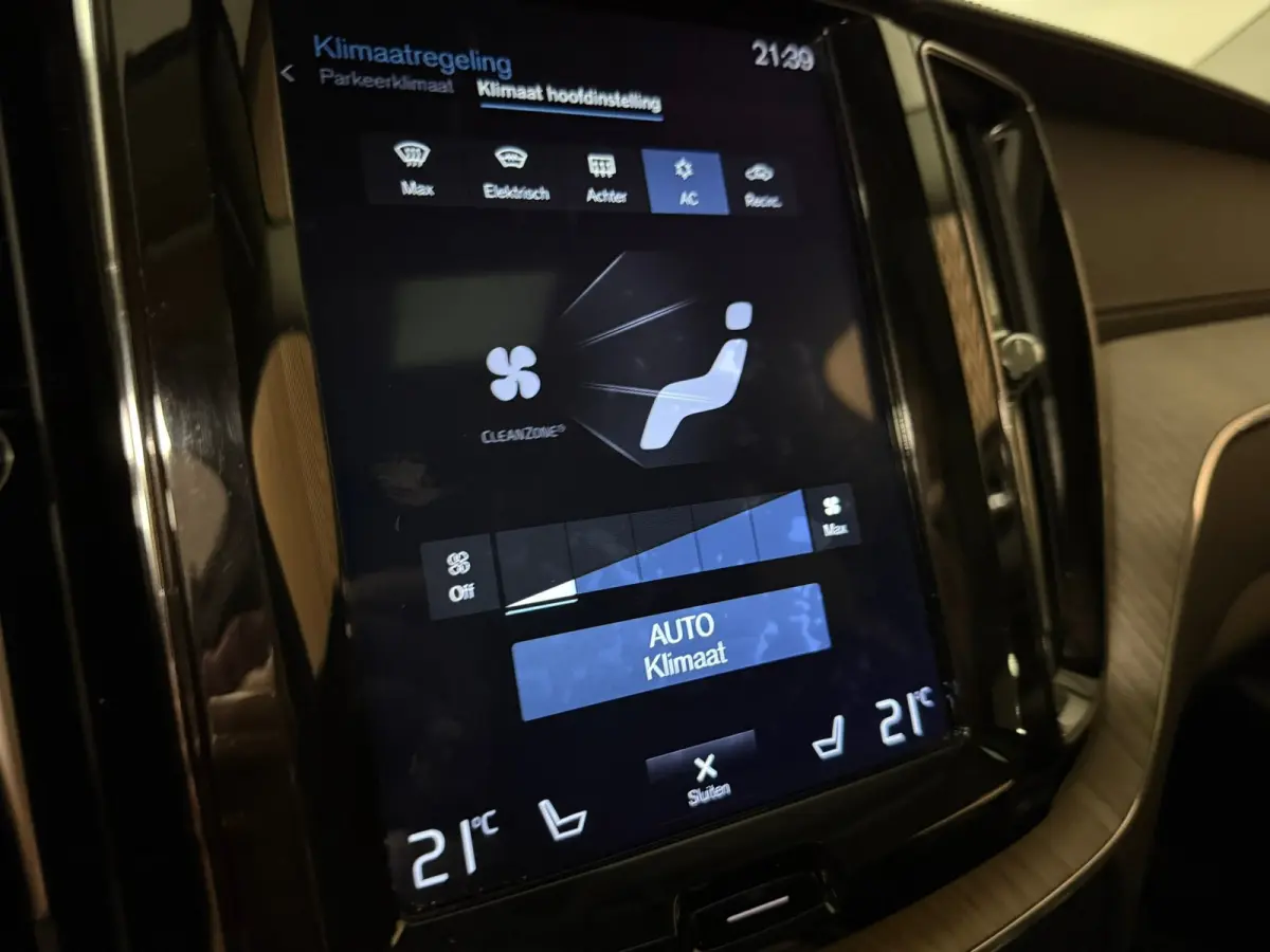 T8 AWD Recharge Inscription | Luchtvering | Trekhaak | Crystal White | Harman Kardon | Adaptieve Cruise Control | Standkachel met Volvo On Call App | Parkeercamera | Pilot Assist | BLIS Dode