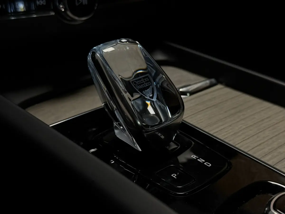 T8 AWD Recharge Inscription | Luchtvering | Trekhaak | Crystal White | Harman Kardon | Adaptieve Cruise Control | Standkachel met Volvo On Call App | Parkeercamera | Pilot Assist | BLIS Dode