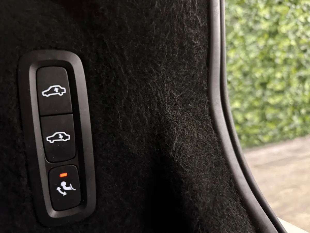 T8 AWD Recharge Inscription | Luchtvering | Trekhaak | Crystal White | Harman Kardon | Adaptieve Cruise Control | Standkachel met Volvo On Call App | Parkeercamera | Pilot Assist | BLIS Dode