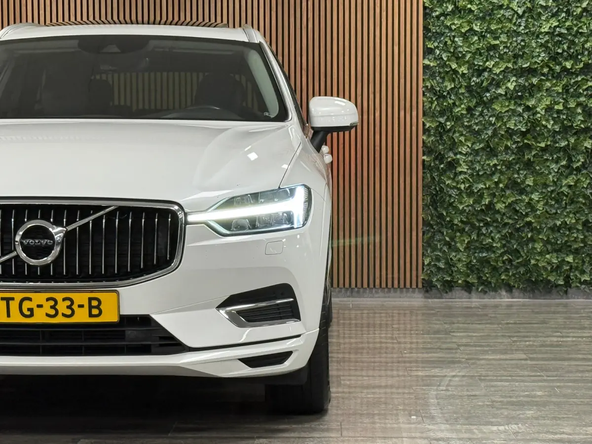 T8 AWD Recharge Inscription | Luchtvering | Trekhaak | Crystal White | Harman Kardon | Adaptieve Cruise Control | Standkachel met Volvo On Call App | Parkeercamera | Pilot Assist | BLIS Dode