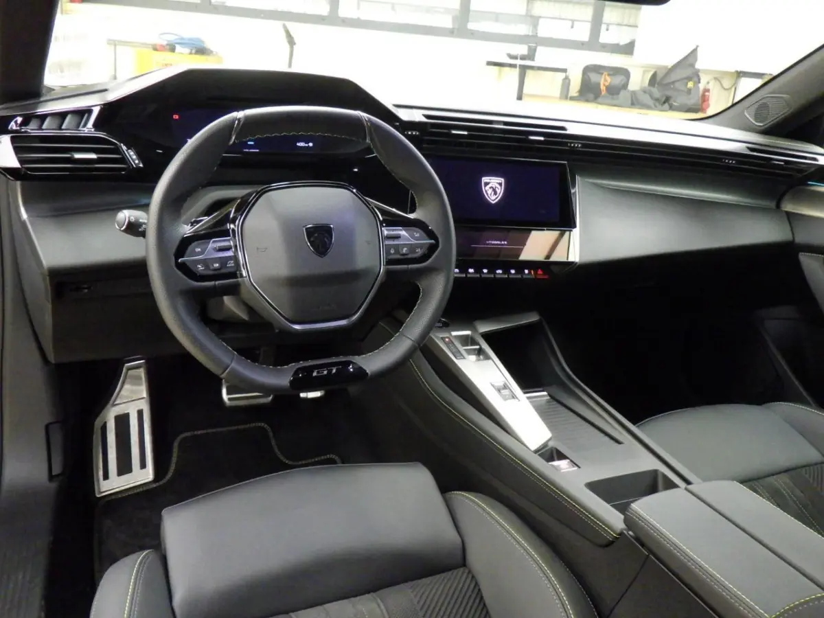 1.2 Hybrid 145 e-DCS6 GT Leder Alcantara