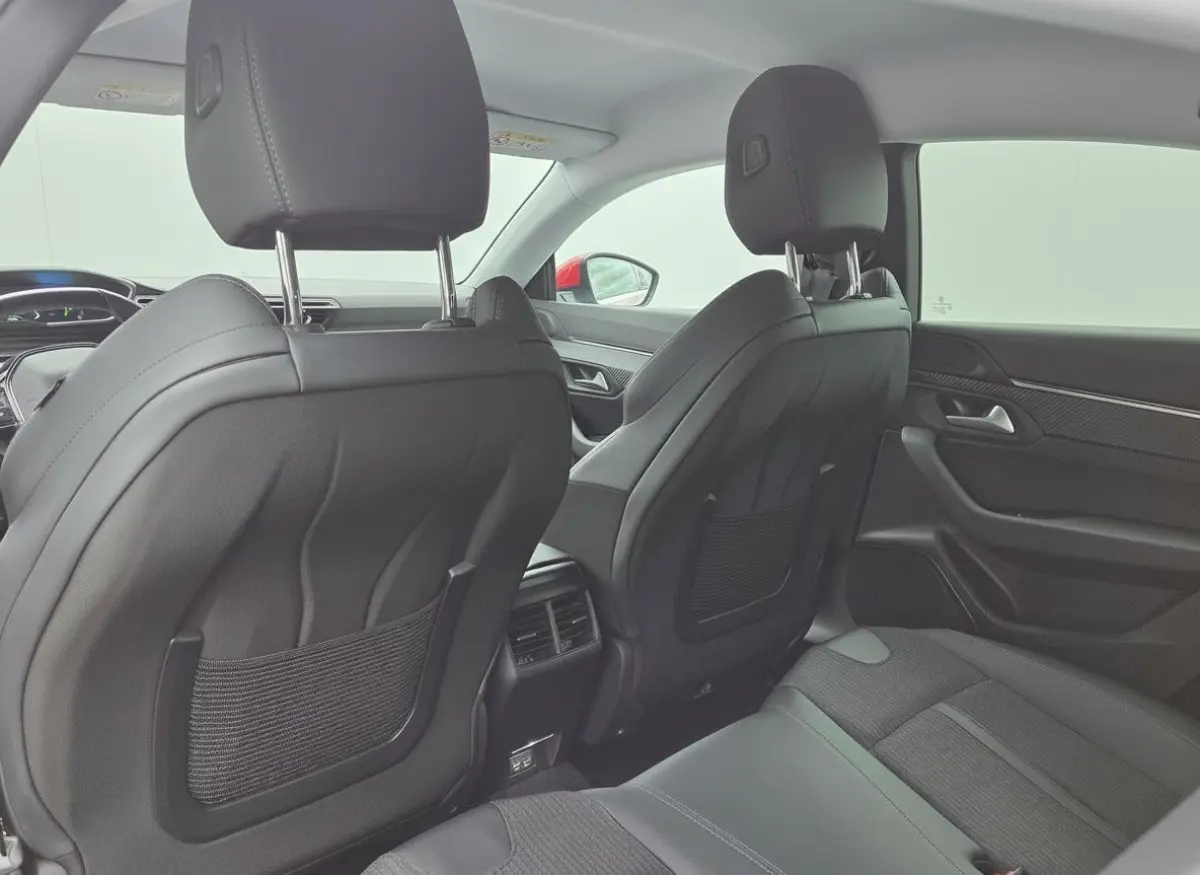 1.6 HYbrid 225pk Allure | Camera | Adaptive cruise | Apple Carplay | Elektrische achterklep