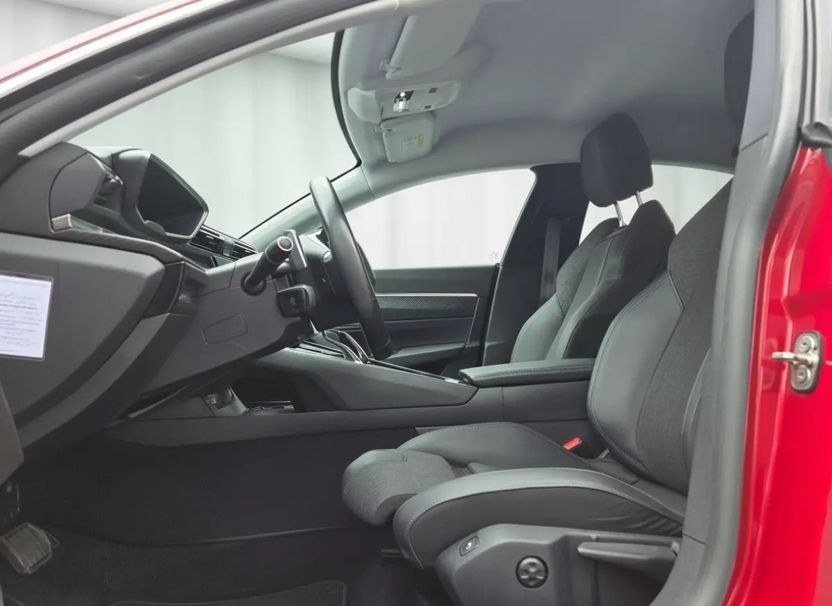 1.6 HYbrid 225pk Allure | Camera | Adaptive cruise | Apple Carplay | Elektrische achterklep