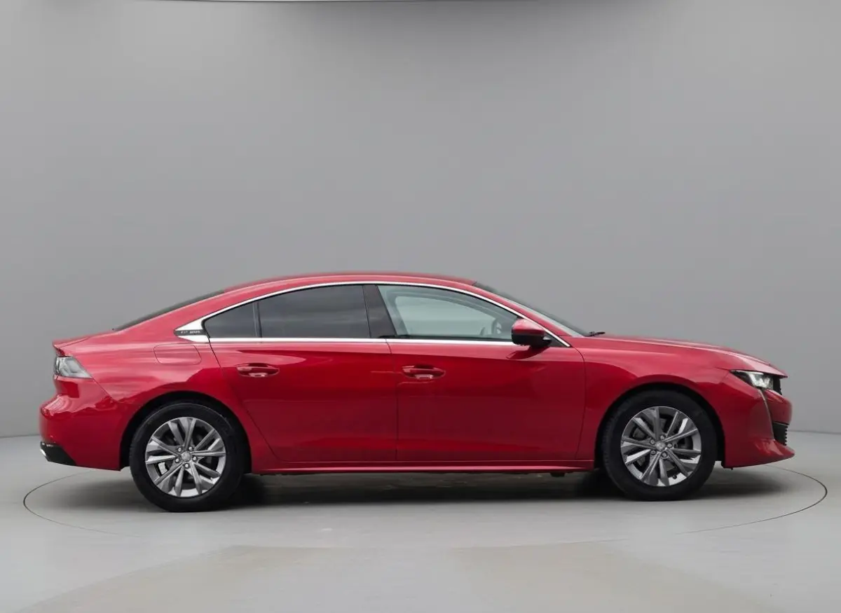 1.6 HYbrid 225pk Allure | Camera | Adaptive cruise | Apple Carplay | Elektrische achterklep