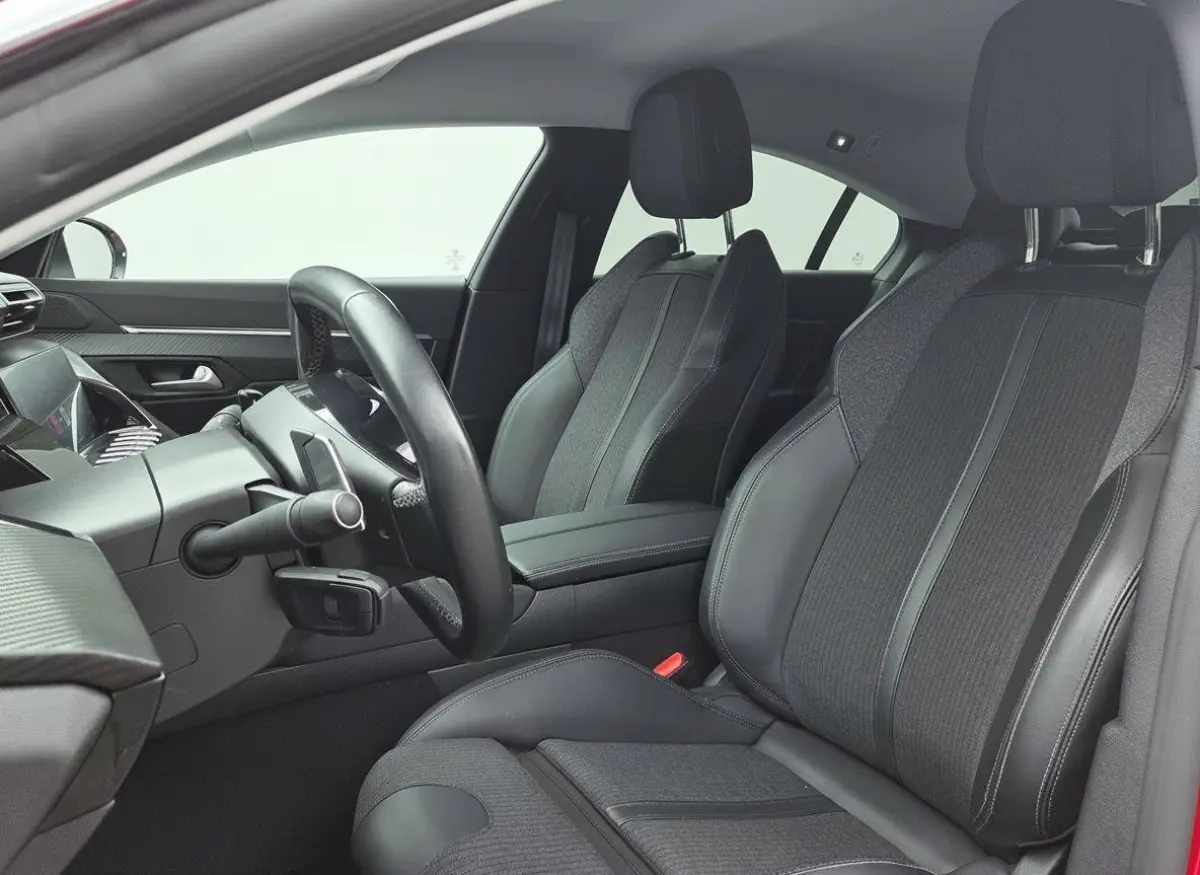 1.6 HYbrid 225pk Allure | Camera | Adaptive cruise | Apple Carplay | Elektrische achterklep