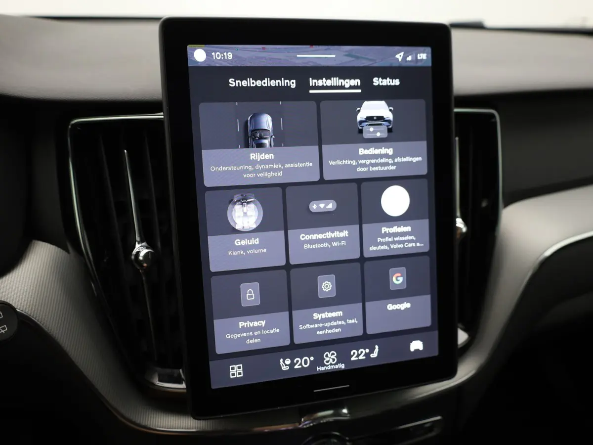 2.0 T6 Plug-in hybrid AWD Plus Dark | Trekhaak | Panodak | Dode Hoek | 360 Camera | Harman Kardon | Head Up | Elk. Klep | Prijs Rijklaar!!