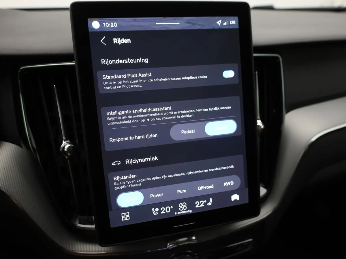 2.0 T6 Plug-in hybrid AWD Plus Dark | Trekhaak | Panodak | Dode Hoek | 360 Camera | Harman Kardon | Head Up | Elk. Klep | Prijs Rijklaar!!