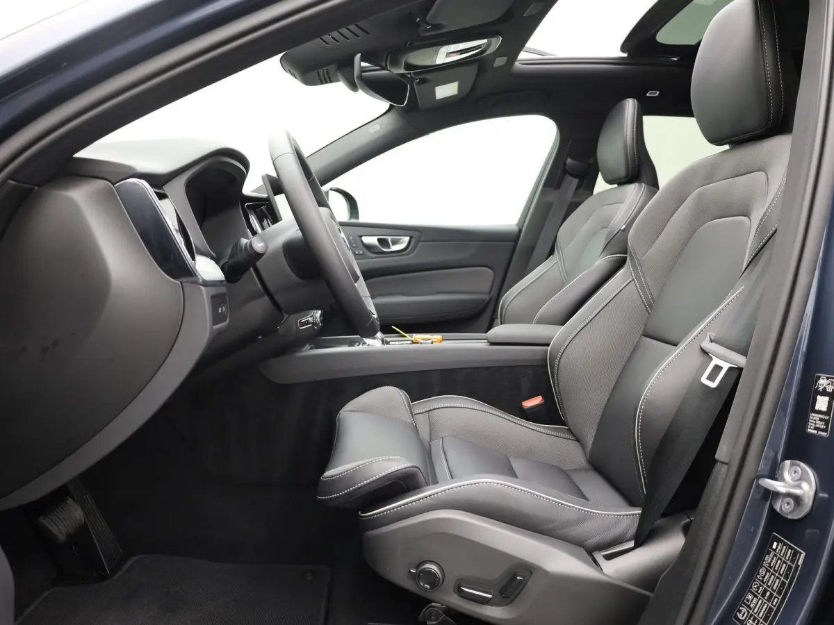 2.0 T6 Plug-in hybrid AWD Plus Dark | Trekhaak | Panodak | Dode Hoek | 360 Camera | Harman Kardon | Head Up | Elk. Klep | Prijs Rijklaar!!