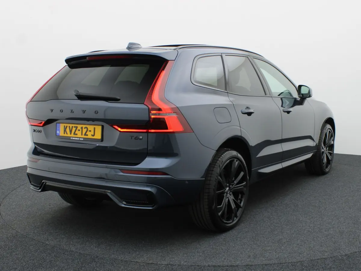 2.0 T6 Plug-in hybrid AWD Plus Dark | Trekhaak | Panodak | Dode Hoek | 360 Camera | Harman Kardon | Head Up | Elk. Klep | Prijs Rijklaar!!