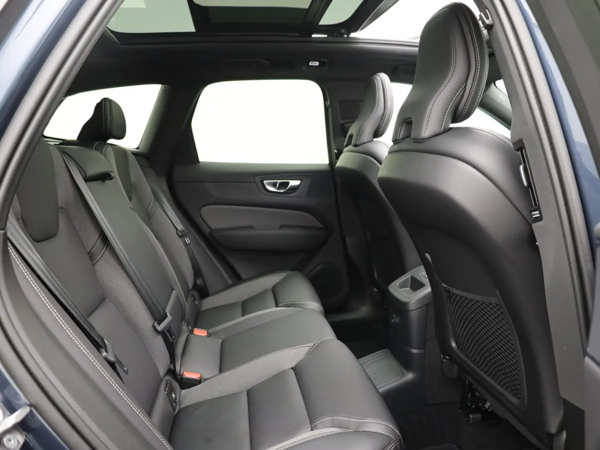 2.0 T6 Plug-in hybrid AWD Plus Dark | Trekhaak | Panodak | Dode Hoek | 360 Camera | Harman Kardon | Head Up | Elk. Klep | Prijs Rijklaar!!