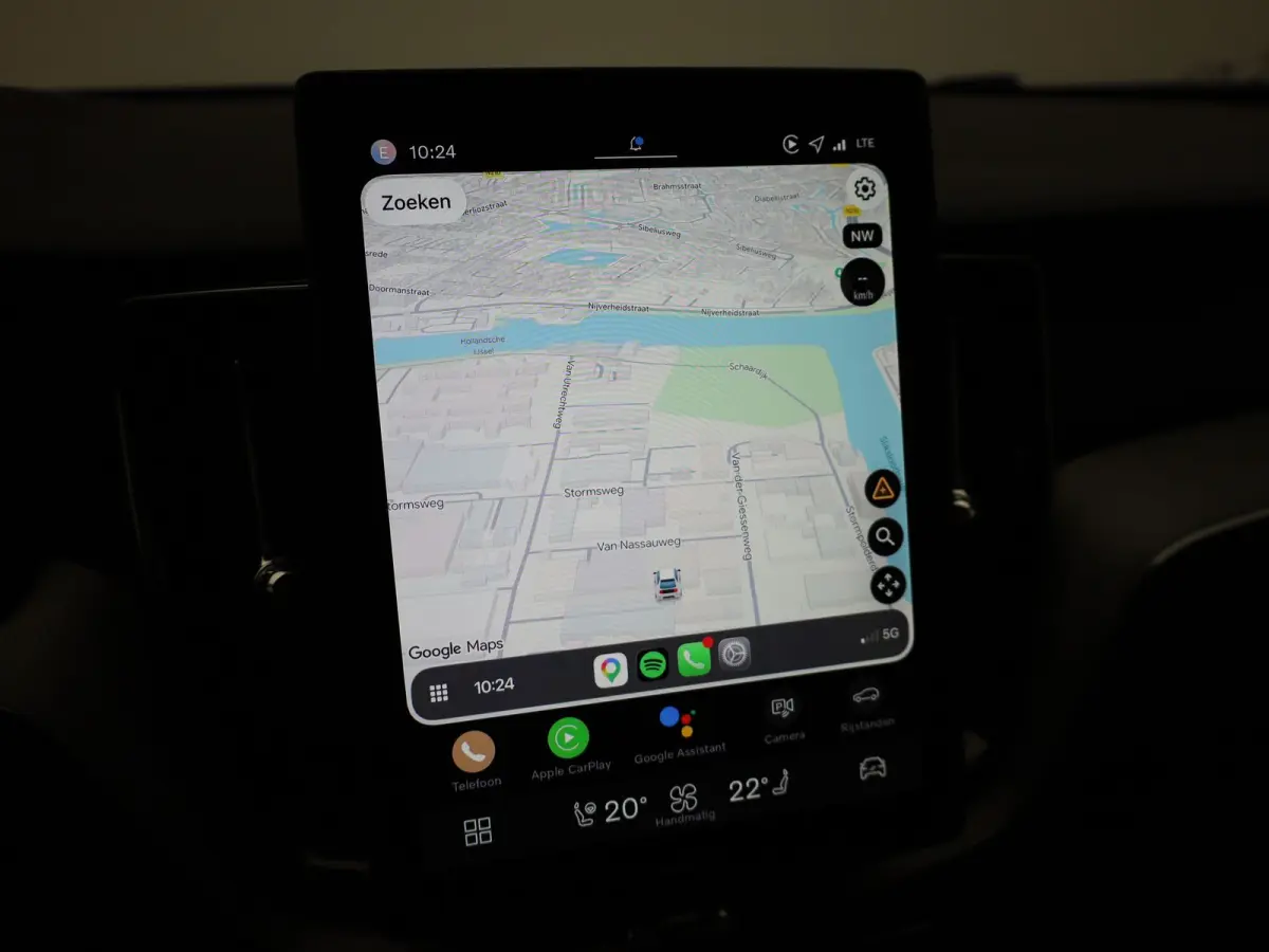 2.0 T6 Plug-in hybrid AWD Plus Dark | Trekhaak | Panodak | Dode Hoek | 360 Camera | Harman Kardon | Head Up | Elk. Klep | Prijs Rijklaar!!