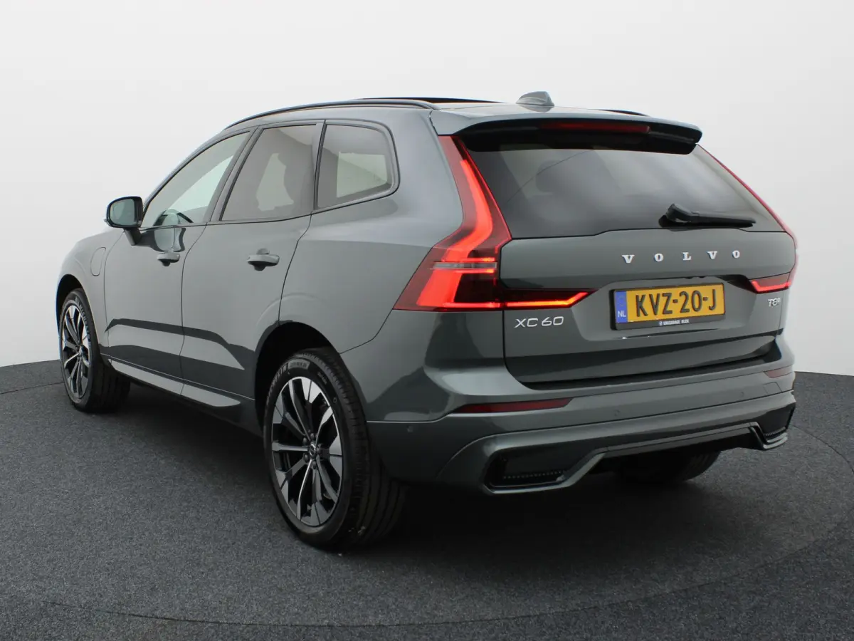 2.0 T8 Plug-in hybrid AWD Plus Dark | Trekhaak | Panodak | Dode Hoek | 360 Camera | Harman Kardon | Head Up | Elk. Klep | Prijs Rijklaar!!