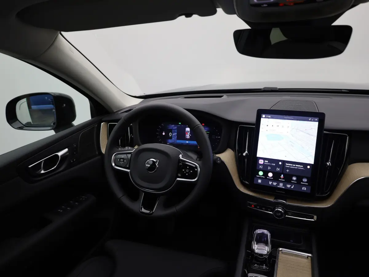 2.0 T8 Plug-in hybrid AWD Plus Dark | Trekhaak | Panodak | Dode Hoek | 360 Camera | Harman Kardon | Head Up | Elk. Klep | Prijs Rijklaar!!