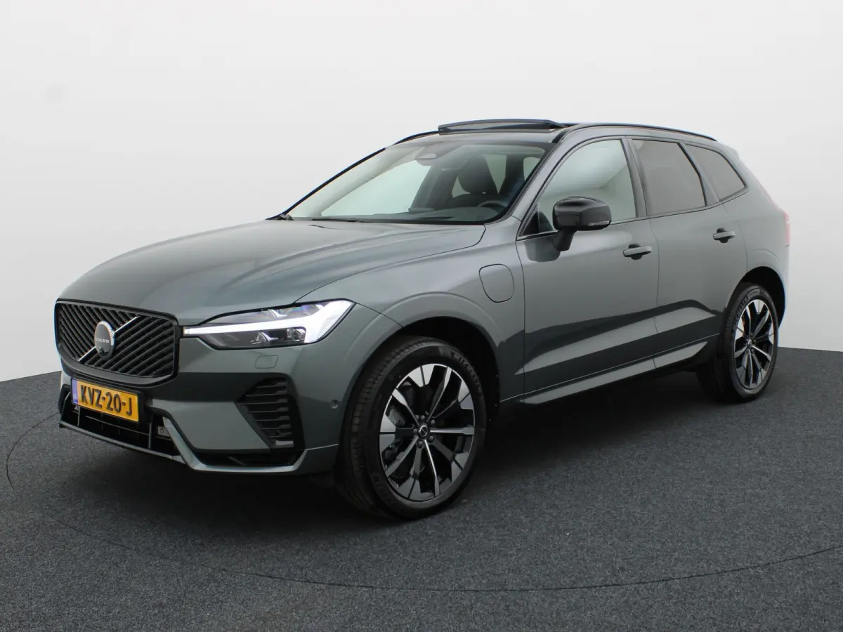 2.0 T8 Plug-in hybrid AWD Plus Dark | Trekhaak | Panodak | Dode Hoek | 360 Camera | Harman Kardon | Head Up | Elk. Klep | Prijs Rijklaar!!