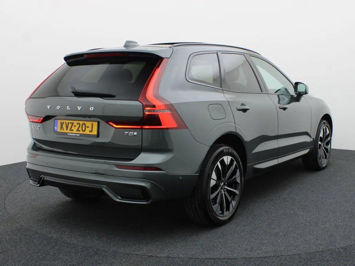 2.0 T8 Plug-in hybrid AWD Plus Dark | Trekhaak | Panodak | Dode Hoek | 360 Camera | Harman Kardon | Head Up | Elk. Klep | Prijs Rijklaar!!