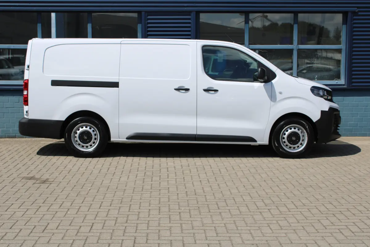 Standaard - Electric | Elektrisch bedienbare en verwarmde buitenspiegels | Exterieurpakket 3 | Multi-mode toggle (ECO, NORMAL, POWER)