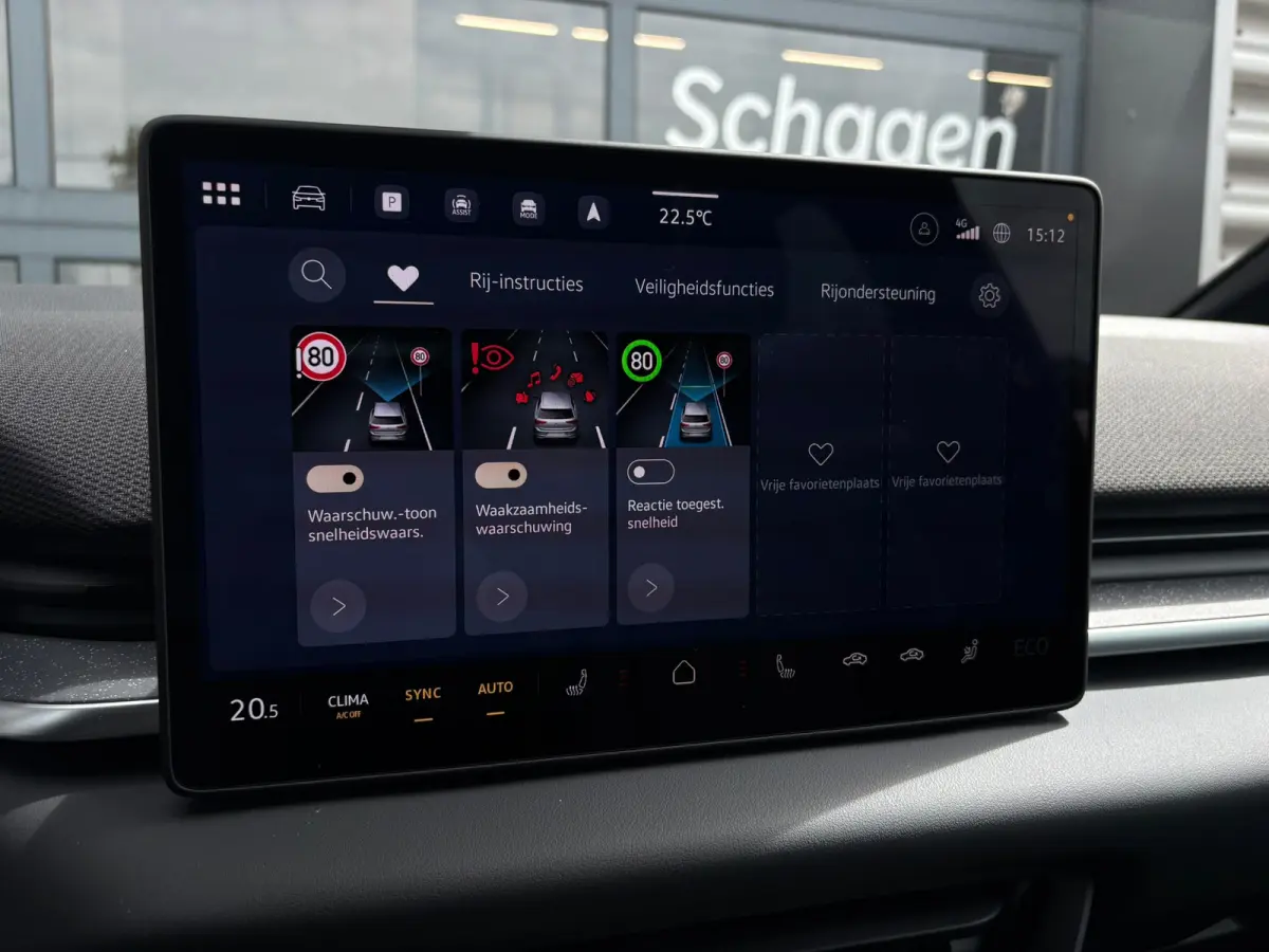 Life | Airconditioning automatisch, 2-zone (Climatronic) | Automatische afstandsregeling (Adaptive Cruise Control) | Buitenspiegels elektrisch instel-, verwarm- en inklapbaar