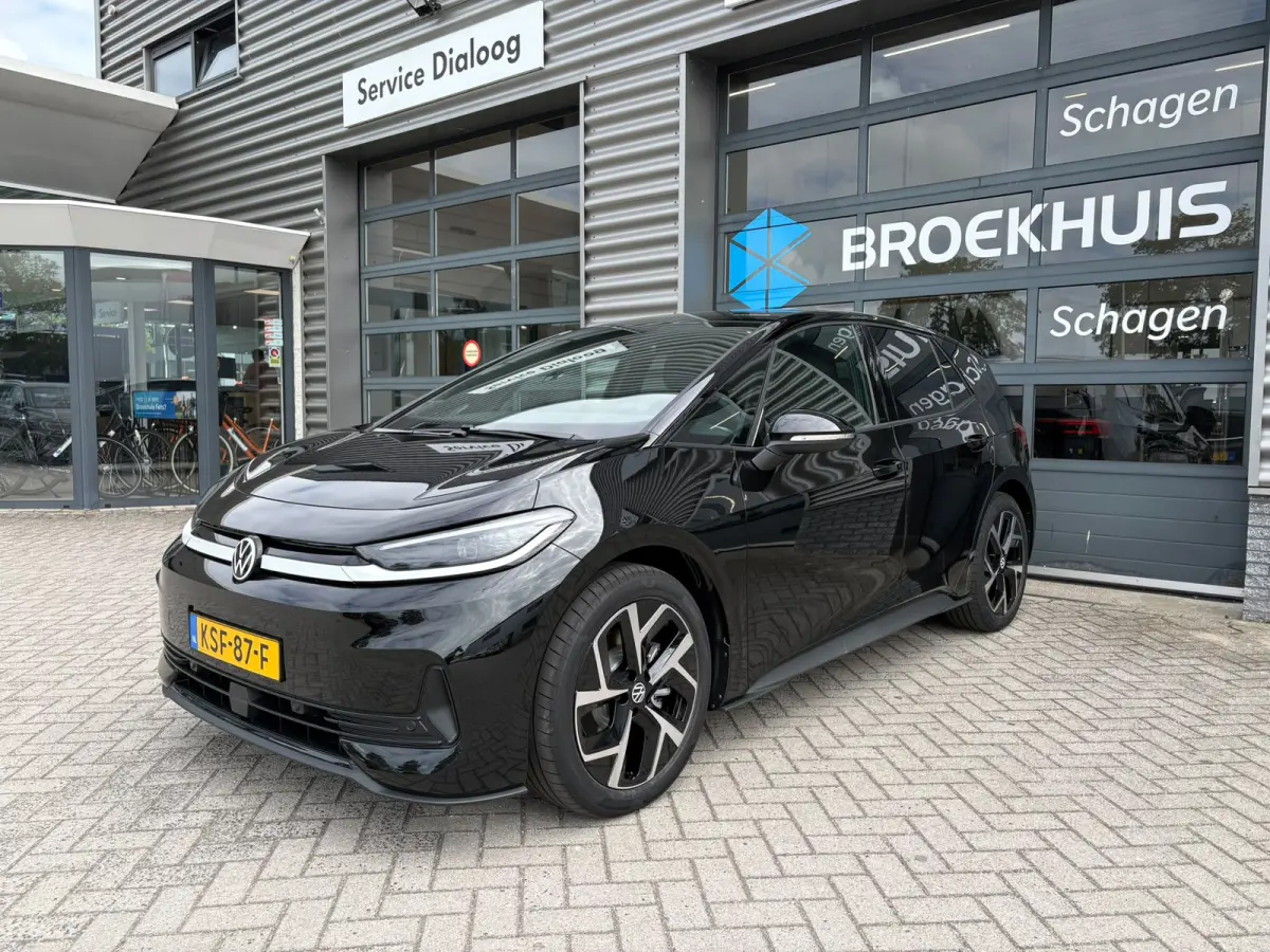 Life | Airconditioning automatisch, 2-zone (Climatronic) | Automatische afstandsregeling (Adaptive Cruise Control) | Buitenspiegels elektrisch instel-, verwarm- en inklapbaar