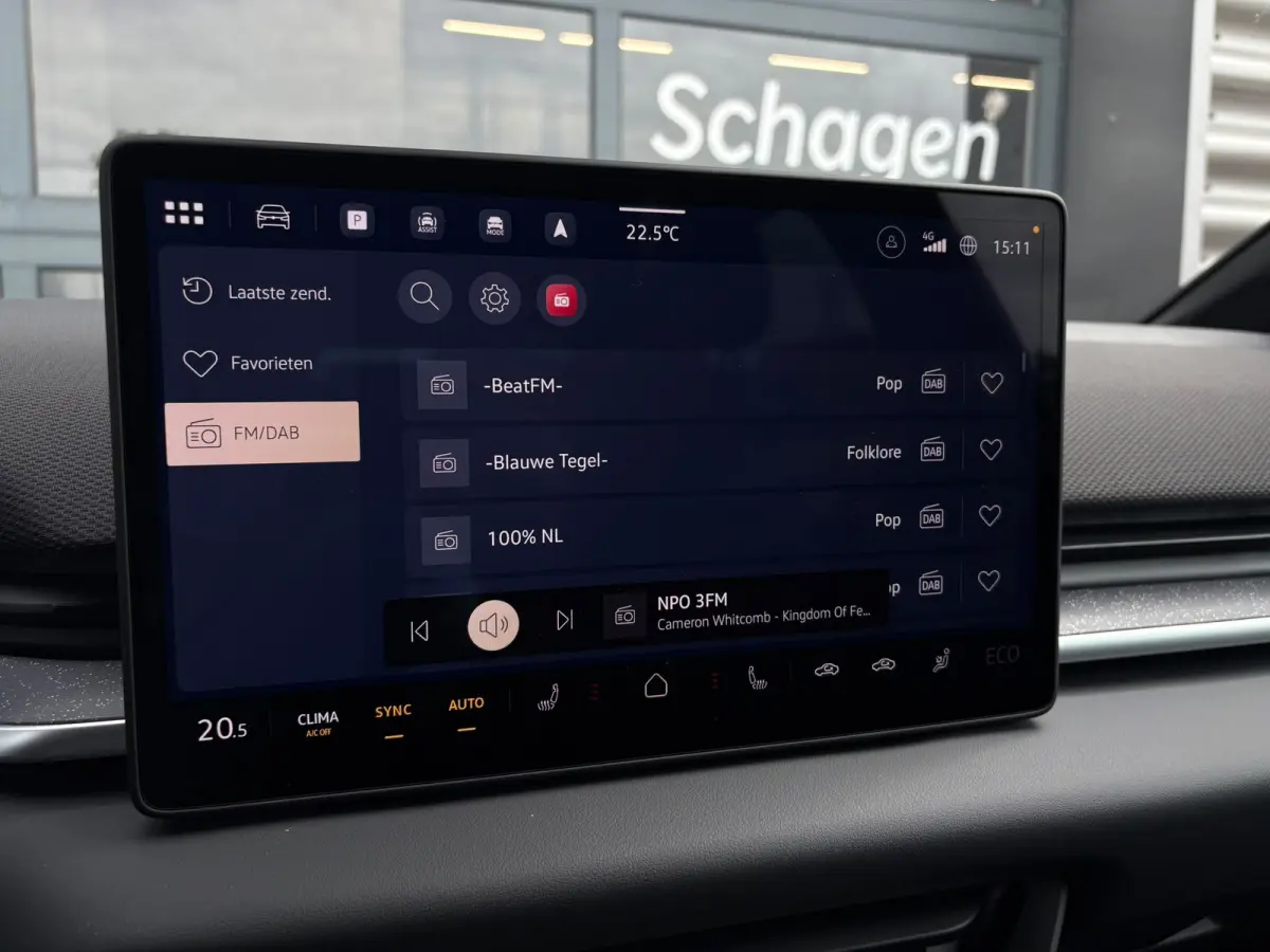 Life | Airconditioning automatisch, 2-zone (Climatronic) | Automatische afstandsregeling (Adaptive Cruise Control) | Buitenspiegels elektrisch instel-, verwarm- en inklapbaar