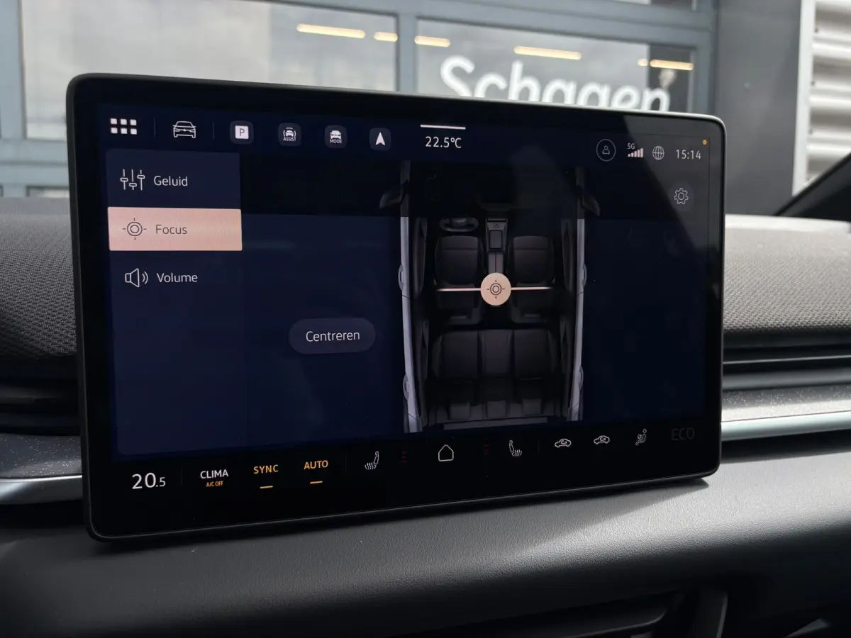 Life | Airconditioning automatisch, 2-zone (Climatronic) | Automatische afstandsregeling (Adaptive Cruise Control) | Buitenspiegels elektrisch instel-, verwarm- en inklapbaar