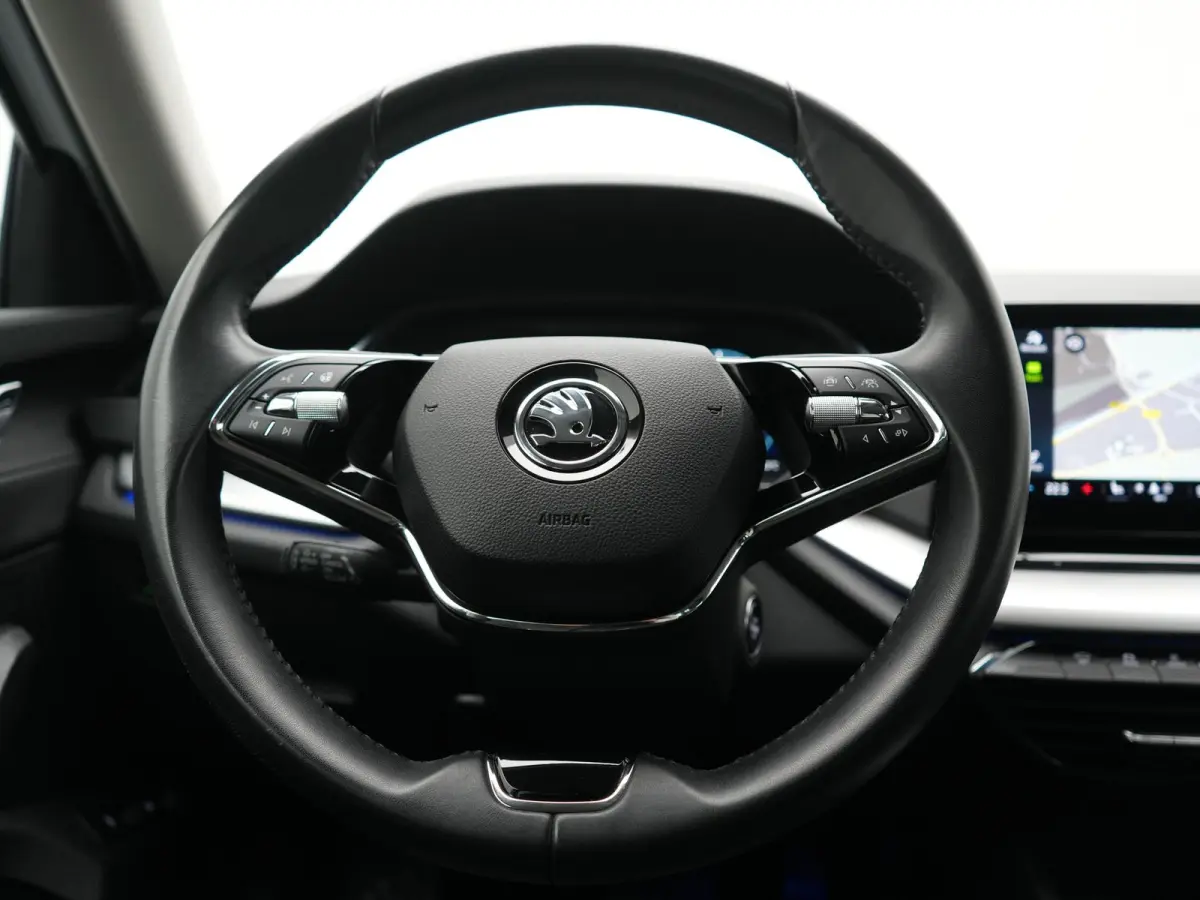 1.4 TSI iV Business Edition PHEV 204pk Dealer O.H | Trekhaak Af Fabriek | Adaptive Cruise | Camera | Stoelmassage | Sportstoelen & Stuur Verwarmd | Keyless | Sfeerverlichting | Crystal LED |