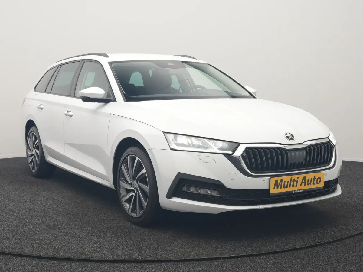 1.4 TSI iV Business Edition PHEV 204pk Dealer O.H | Trekhaak Af Fabriek | Adaptive Cruise | Camera | Stoelmassage | Sportstoelen & Stuur Verwarmd | Keyless | Sfeerverlichting | Crystal LED |