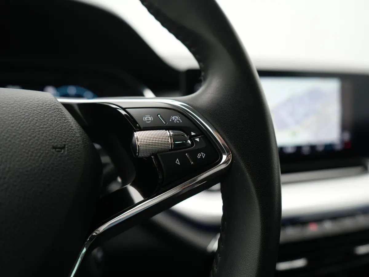 1.4 TSI iV Business Edition PHEV 204pk Dealer O.H | Trekhaak Af Fabriek | Adaptive Cruise | Camera | Stoelmassage | Sportstoelen & Stuur Verwarmd | Keyless | Sfeerverlichting | Crystal LED |