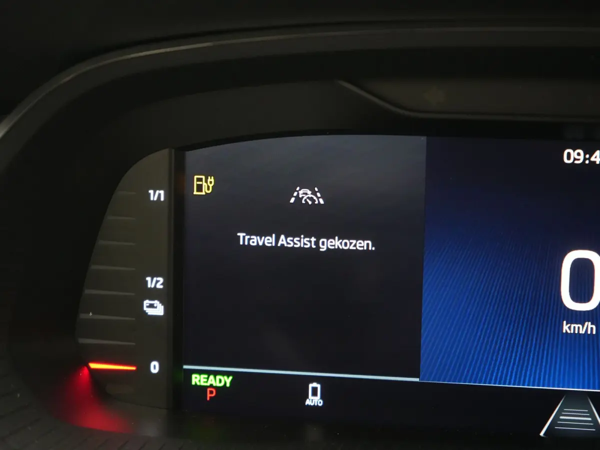 1.4 TSI iV Business Edition PHEV 204pk Dealer O.H | Trekhaak Af Fabriek | Adaptive Cruise | Camera | Stoelmassage | Sportstoelen & Stuur Verwarmd | Keyless | Sfeerverlichting | Crystal LED |