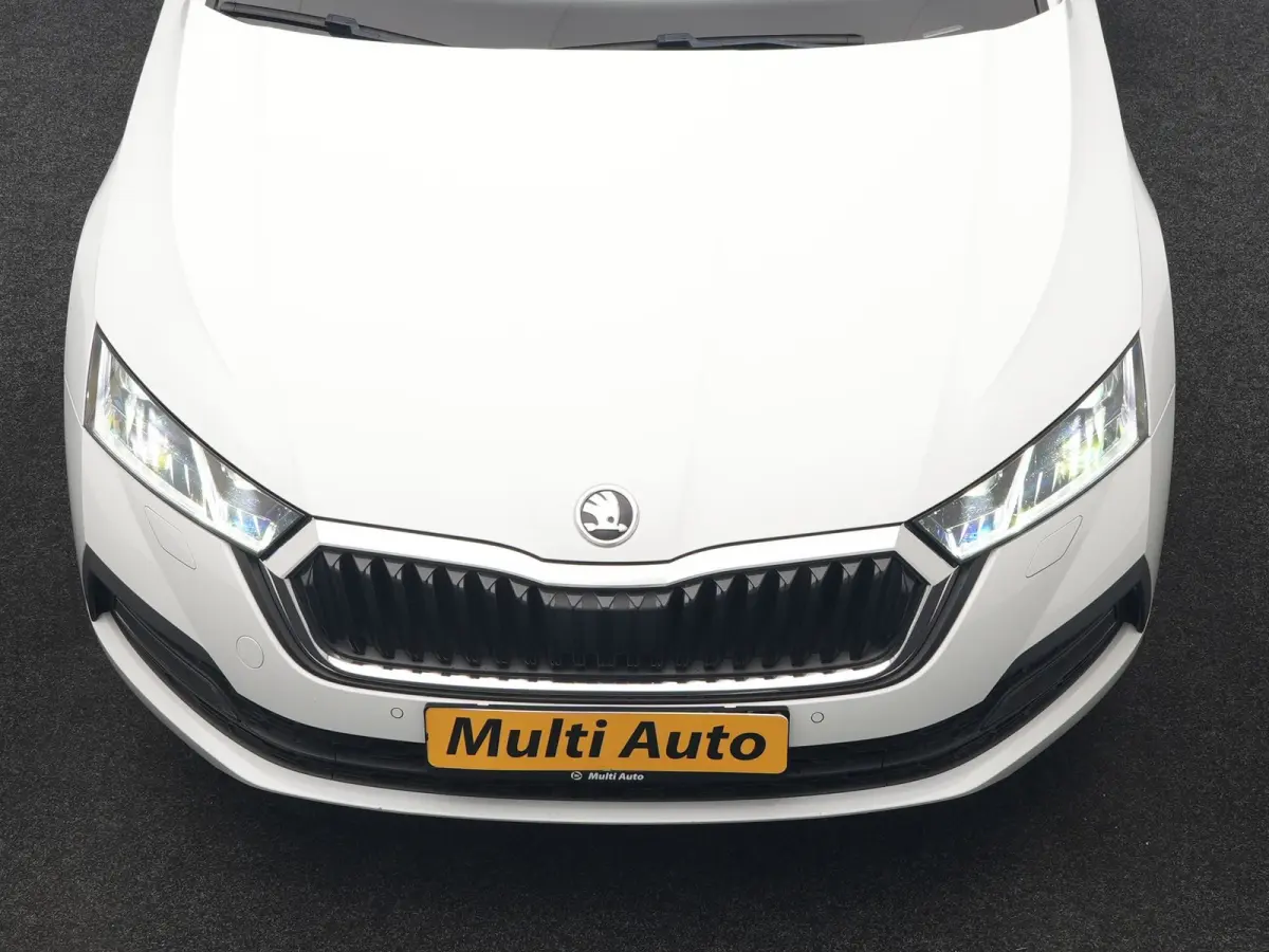 1.4 TSI iV Business Edition PHEV 204pk Dealer O.H | Trekhaak Af Fabriek | Adaptive Cruise | Camera | Stoelmassage | Sportstoelen & Stuur Verwarmd | Keyless | Sfeerverlichting | Crystal LED |