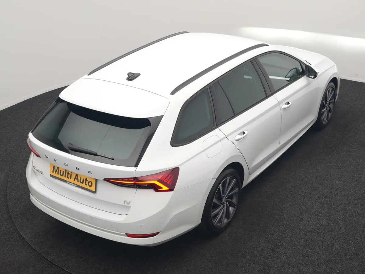 1.4 TSI iV Business Edition PHEV 204pk Dealer O.H | Trekhaak Af Fabriek | Adaptive Cruise | Camera | Stoelmassage | Sportstoelen & Stuur Verwarmd | Keyless | Sfeerverlichting | Crystal LED |