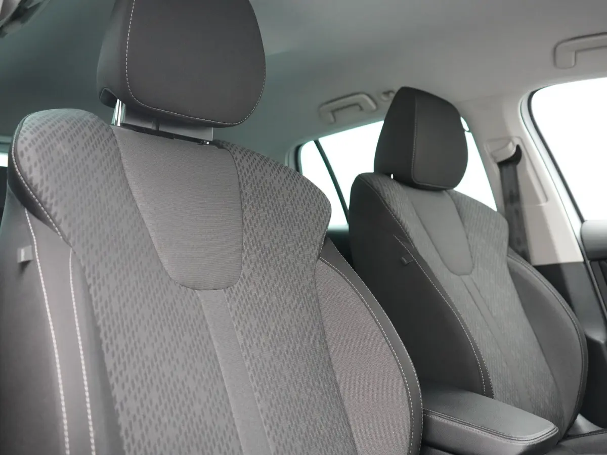 1.4 TSI iV Business Edition PHEV 204pk Dealer O.H | Trekhaak Af Fabriek | Adaptive Cruise | Camera | Stoelmassage | Sportstoelen & Stuur Verwarmd | Keyless | Sfeerverlichting | Crystal LED |