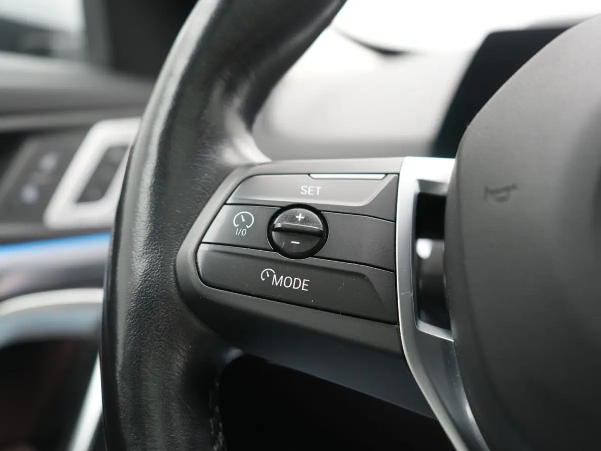 xDrive30 X Line 67 kWh 313pk Dealer O.H. | Trekhaak Af Fabriek | Panodak | Head Up | Adaptive Cruise | 360 Camera | Harman / Kardon | Lederen Sportstoelen Massage & Memory | Keyless | Sfeerv