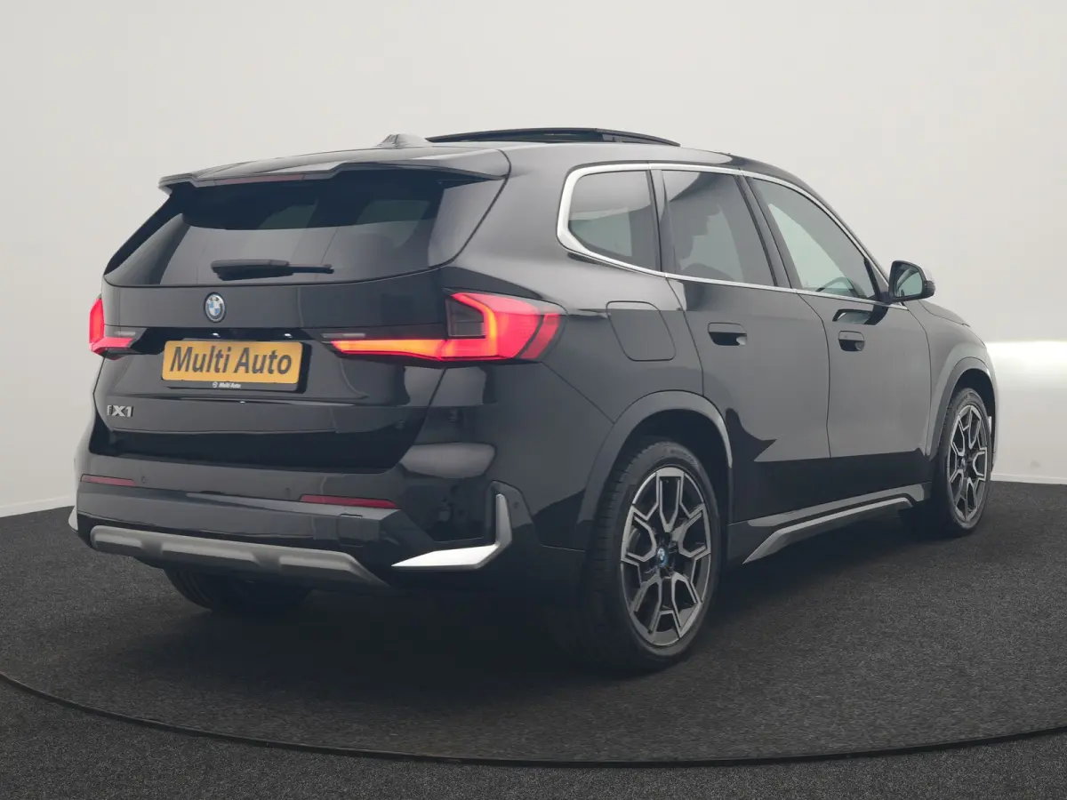 xDrive30 X Line 67 kWh 313pk Dealer O.H. | Trekhaak Af Fabriek | Panodak | Head Up | Adaptive Cruise | 360 Camera | Harman / Kardon | Lederen Sportstoelen Massage & Memory | Keyless | Sfeerv
