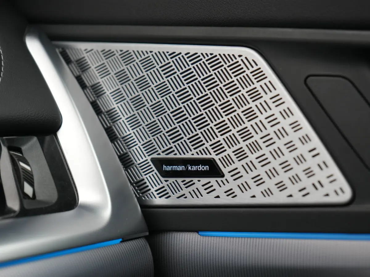 xDrive30 X Line 67 kWh 313pk Dealer O.H. | Trekhaak Af Fabriek | Panodak | Head Up | Adaptive Cruise | 360 Camera | Harman / Kardon | Lederen Sportstoelen Massage & Memory | Keyless | Sfeerv