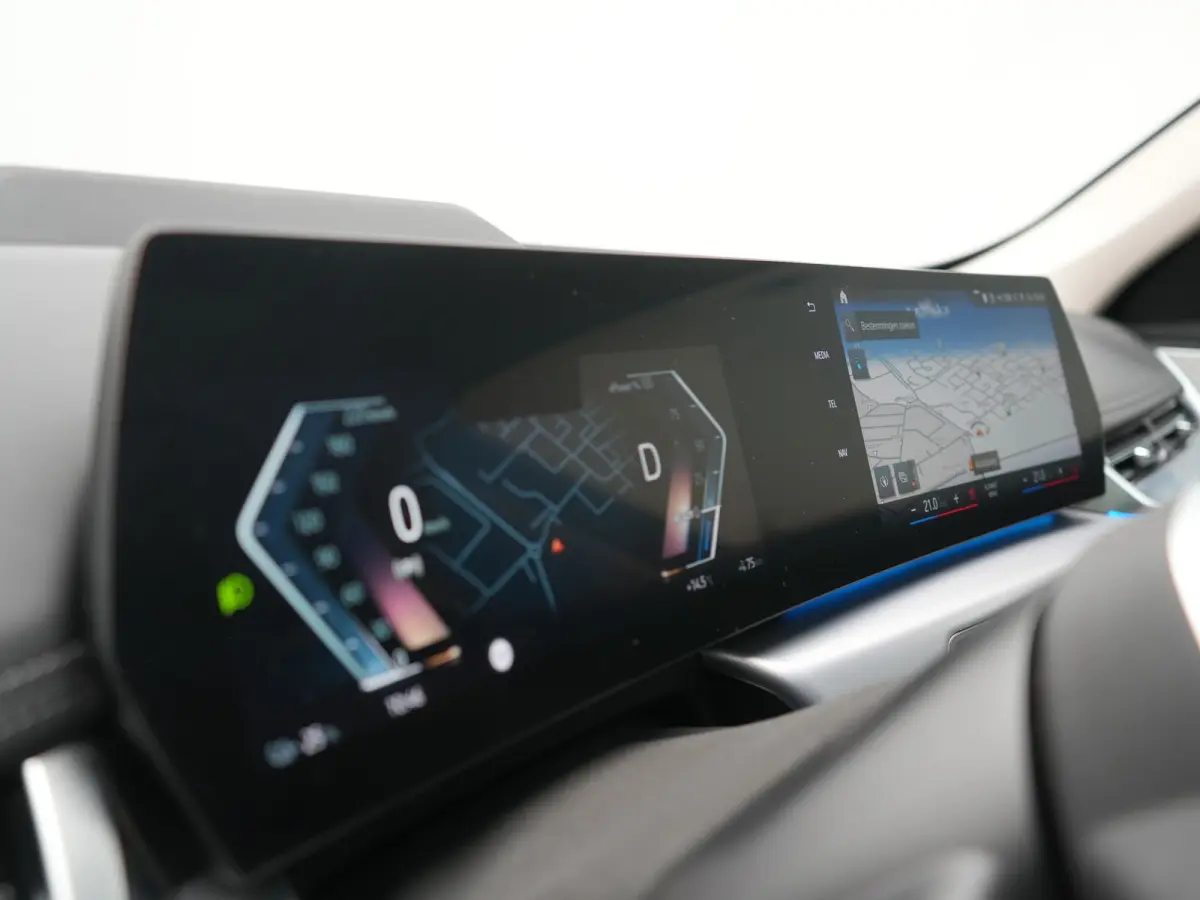 xDrive30 X Line 67 kWh 313pk Dealer O.H. | Trekhaak Af Fabriek | Panodak | Head Up | Adaptive Cruise | 360 Camera | Harman / Kardon | Lederen Sportstoelen Massage & Memory | Keyless | Sfeerv