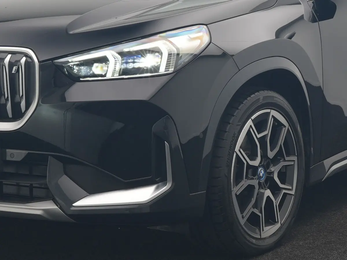 xDrive30 X Line 67 kWh 313pk Dealer O.H. | Trekhaak Af Fabriek | Panodak | Head Up | Adaptive Cruise | 360 Camera | Harman / Kardon | Lederen Sportstoelen Massage & Memory | Keyless | Sfeerv