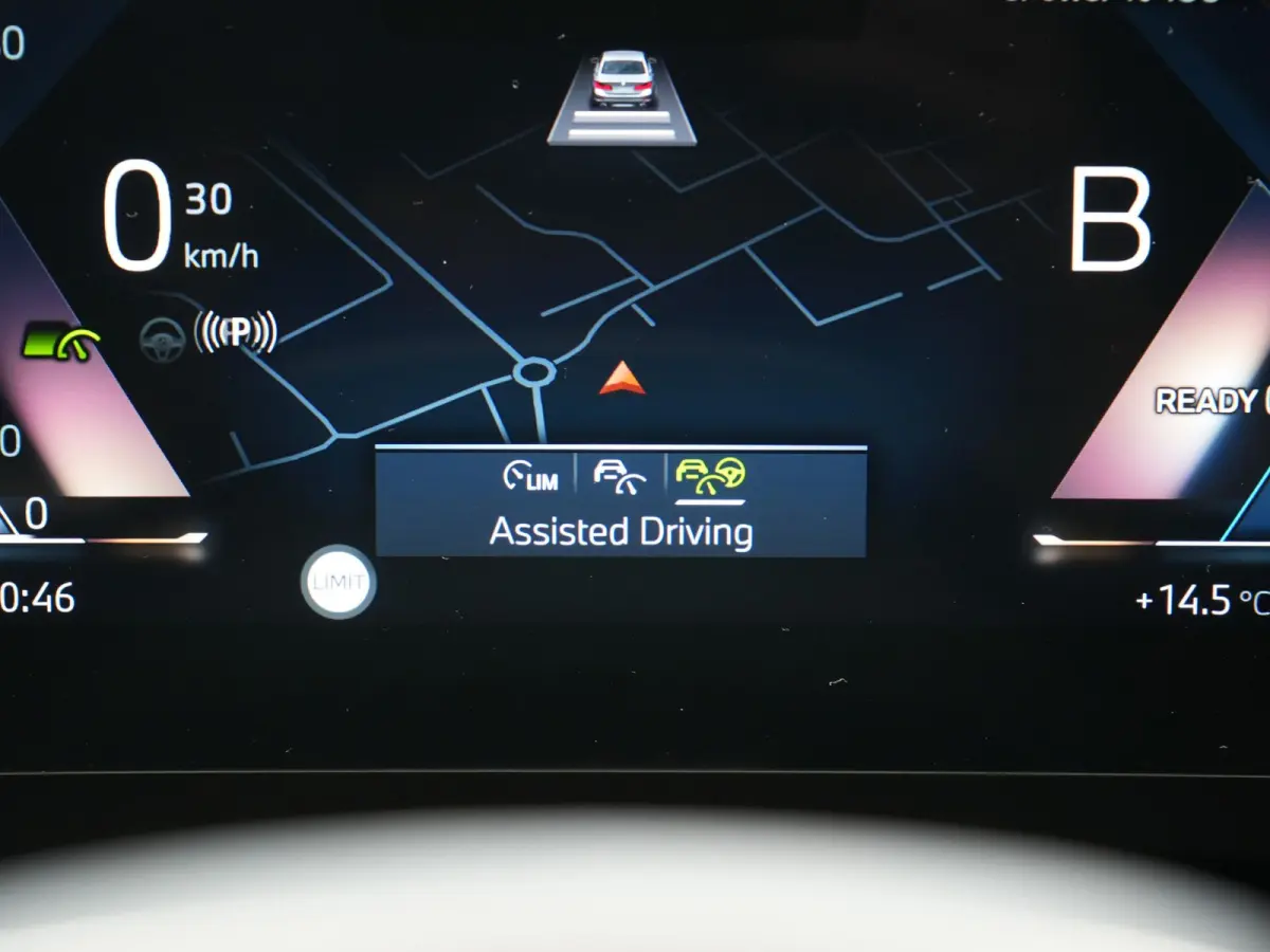 xDrive30 X Line 67 kWh 313pk Dealer O.H. | Trekhaak Af Fabriek | Panodak | Head Up | Adaptive Cruise | 360 Camera | Harman / Kardon | Lederen Sportstoelen Massage & Memory | Keyless | Sfeerv