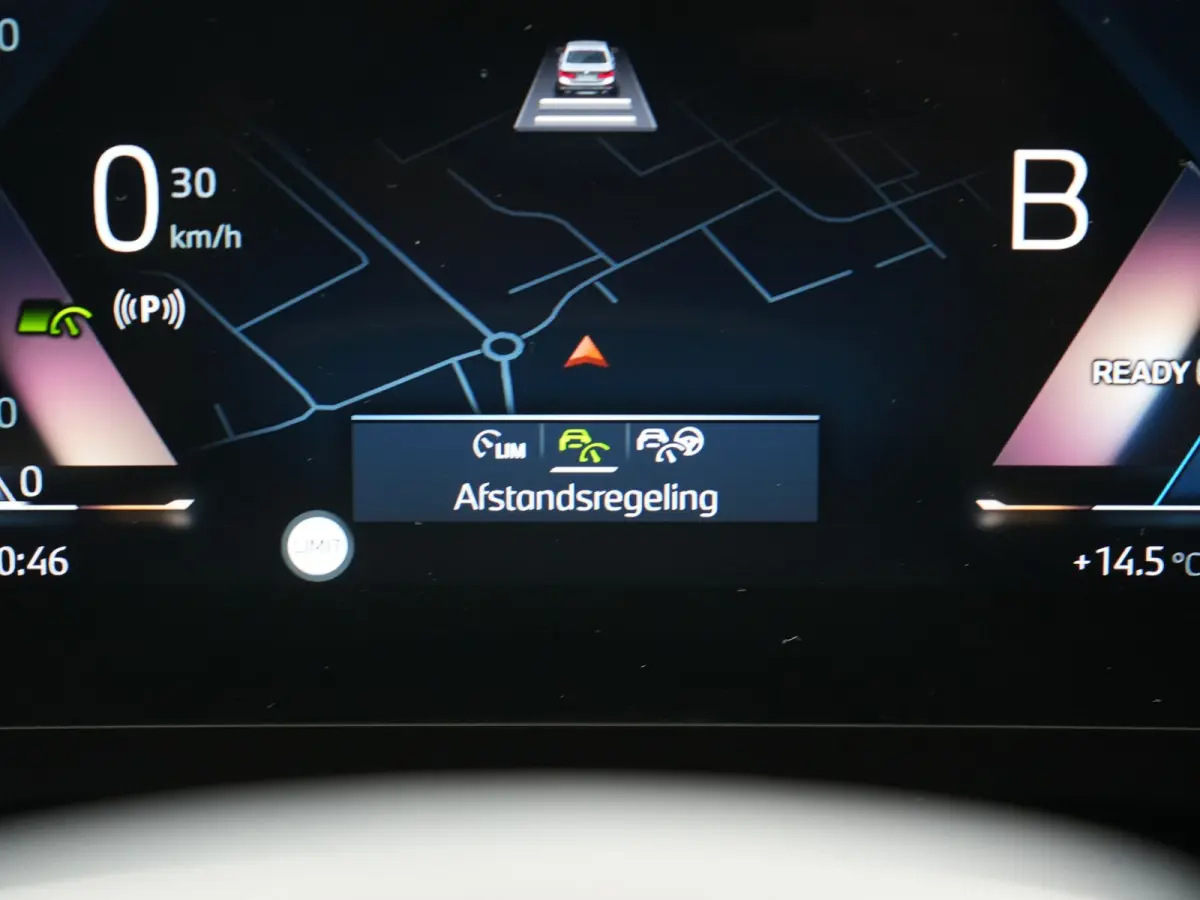xDrive30 X Line 67 kWh 313pk Dealer O.H. | Trekhaak Af Fabriek | Panodak | Head Up | Adaptive Cruise | 360 Camera | Harman / Kardon | Lederen Sportstoelen Massage & Memory | Keyless | Sfeerv