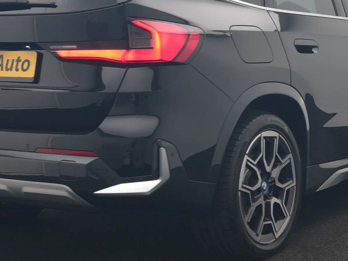 xDrive30 X Line 67 kWh 313pk Dealer O.H. | Trekhaak Af Fabriek | Panodak | Head Up | Adaptive Cruise | 360 Camera | Harman / Kardon | Lederen Sportstoelen Massage & Memory | Keyless | Sfeerv